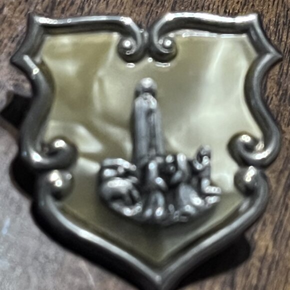 Rare VTG Religious Our Lady of Fatima & 3 Shepherd Children Pin Brooch - Picture 2 of 6